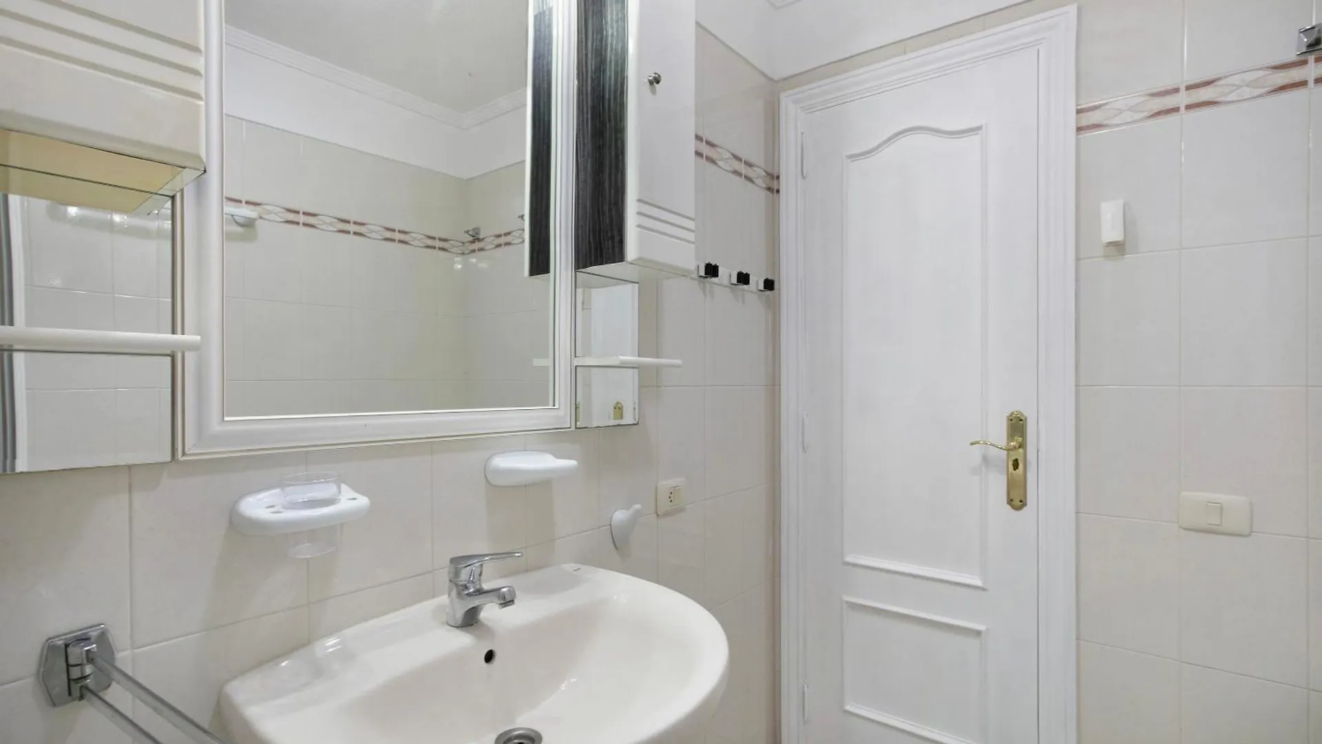 Ceyla Apartment Arona  Spain